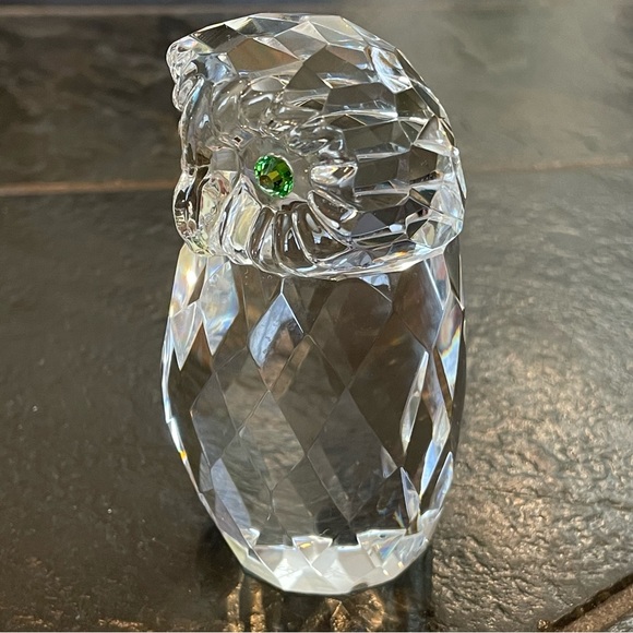 Oleg Cassini Crystal Owl with Green eyes. Paperweight - Picture 7 of 11